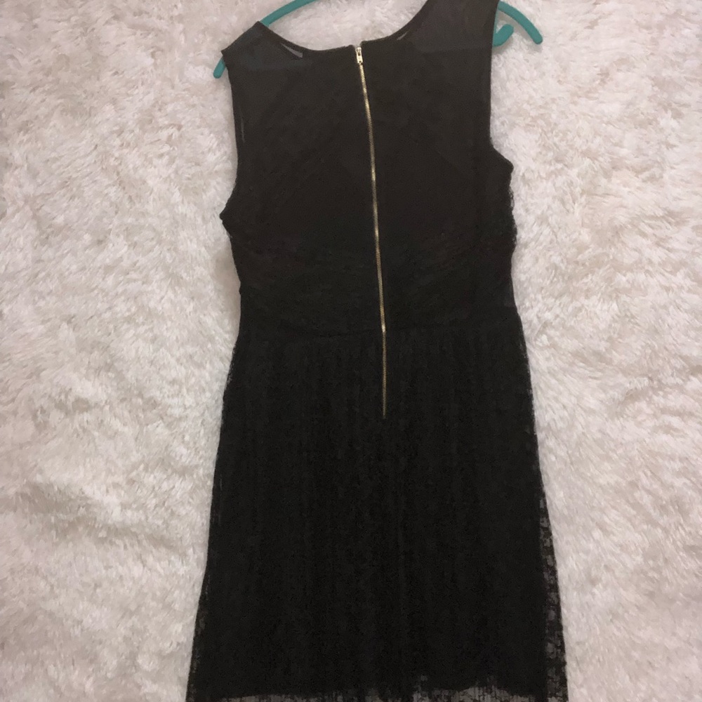 Black Sleeveless Dress - Picture 3 of 6